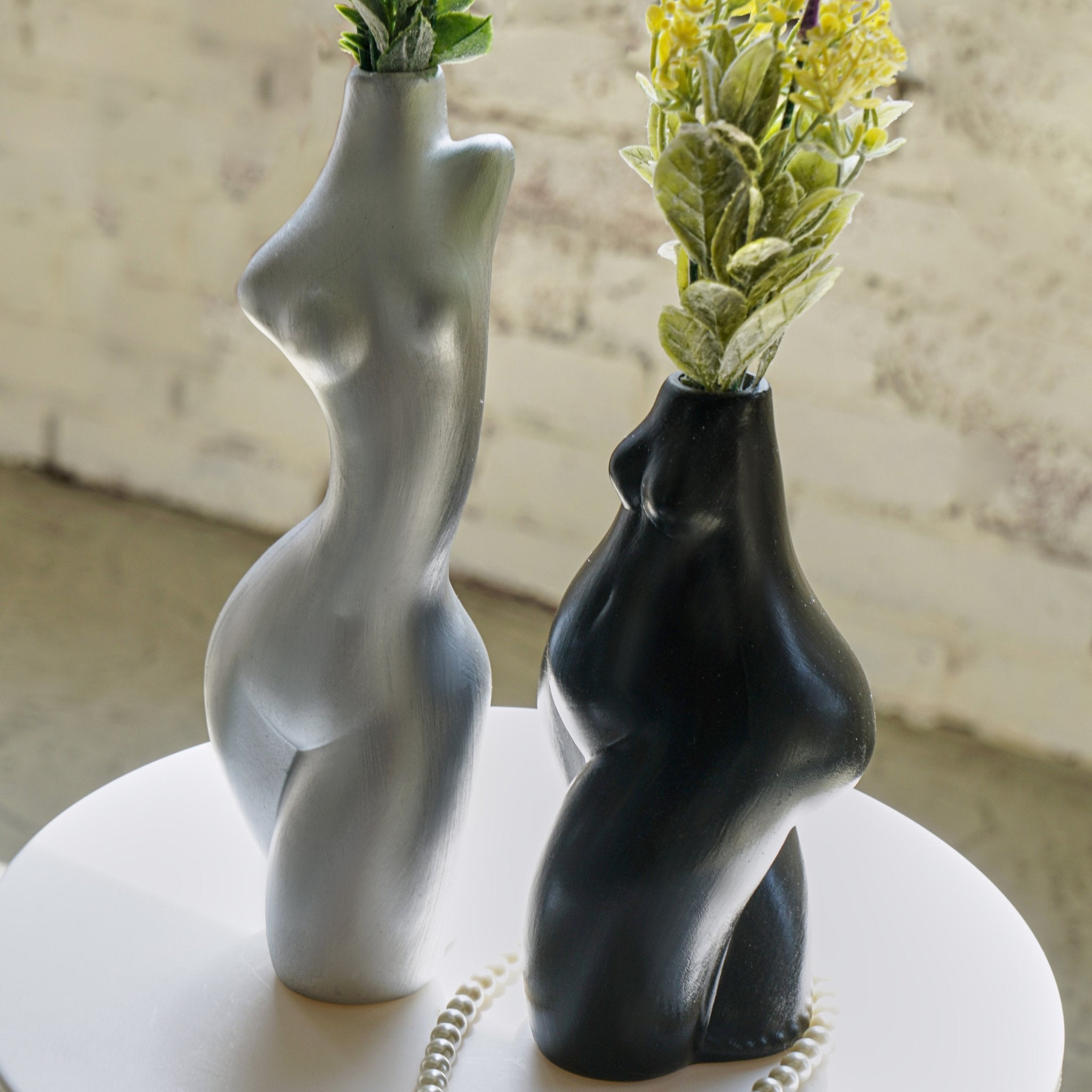 ZORA's 'Embrace Your Shape' vase set - Celebrating diverse female forms in decor